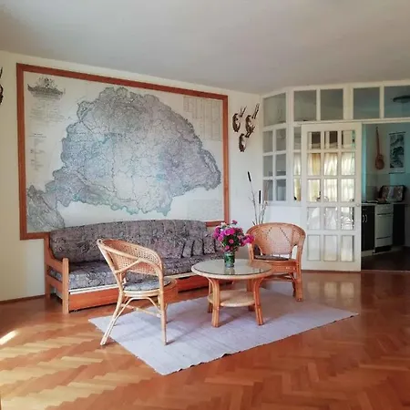 6 Apartament